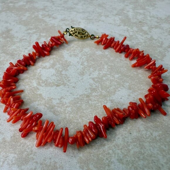 Vintage Red Coral Bead Bracelet 8.5" Boho Ocean Nature Jewelry - Picture 1 of 4